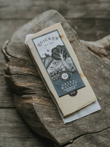 Quickes - Extra Mature Clothbound Cheddar